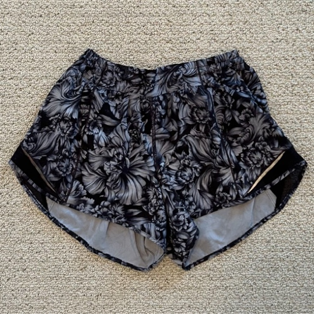 Grey and Black Floral Lululemon Hotty Hot Shorts 4 Inch